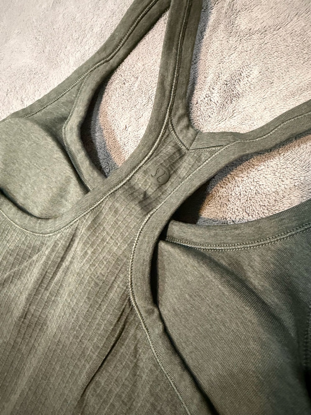 Lululemon - Picture 3 of 4